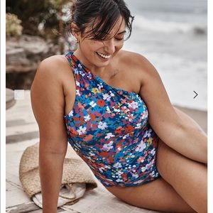 Summersalt Ruched Sidestroke sz 10